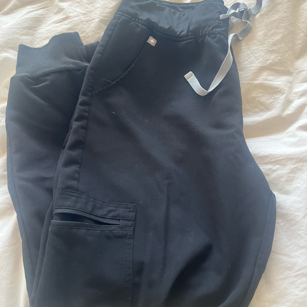 Black Figs Zamora Joggers medium petite